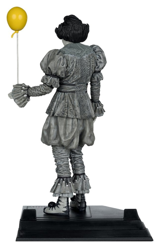 It Welcome to Derry Movie Maniacs Figura Pennywise (Black &amp; White) 16 cm