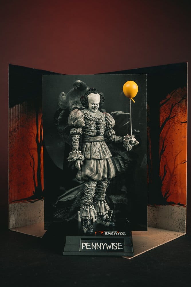 It Welcome to Derry Movie Maniacs Figura Pennywise (Black &amp; White) 16 cm