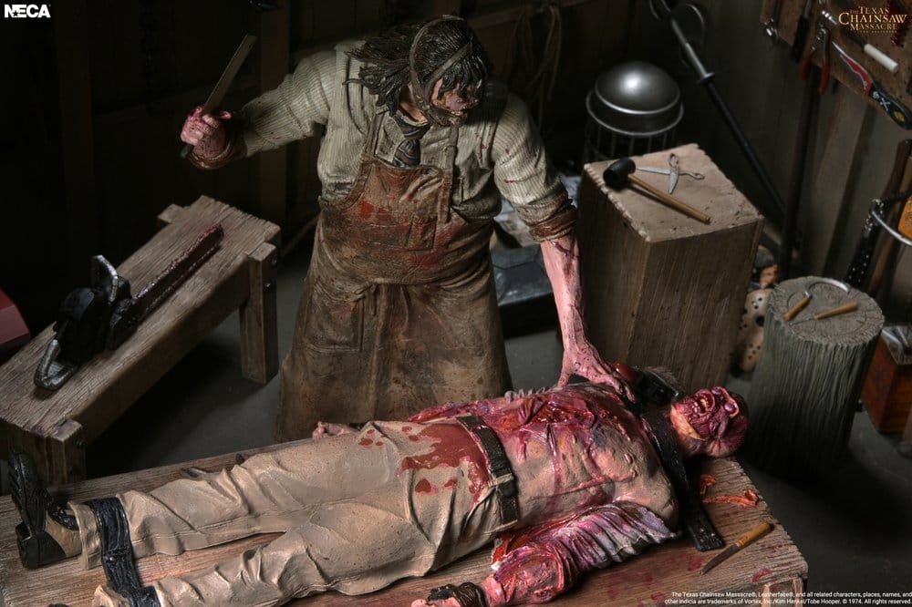 Texas Chainsaw Massacre: The Beginning Diorama Figura Leatherface Slaughterhouse Boxed Set 18 cm