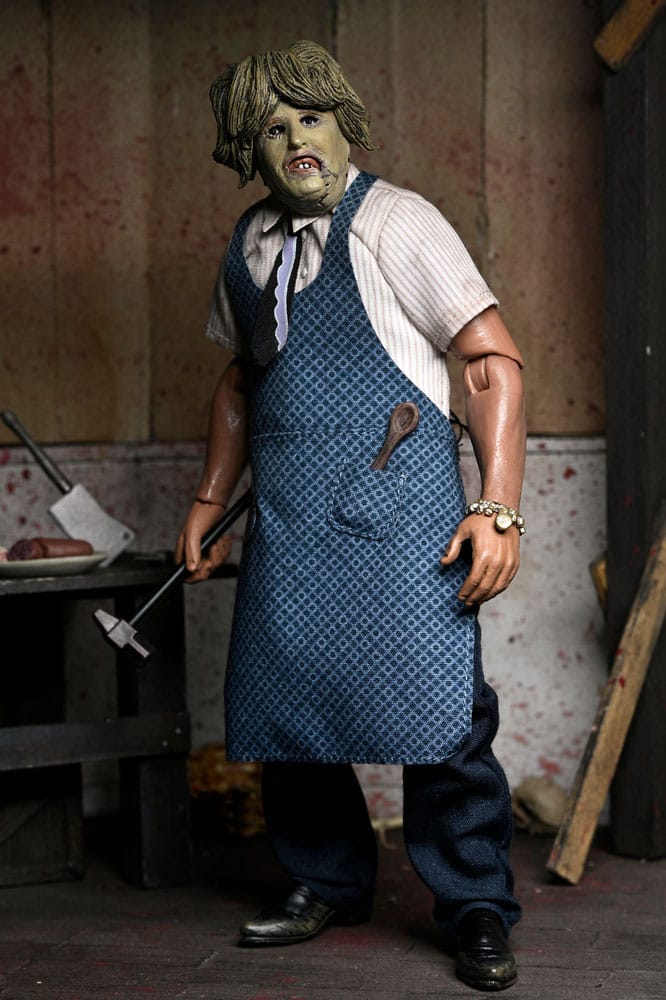 La Matanza de Texas Clothed Figura Leatherface with Old Lady Mask 20 cm