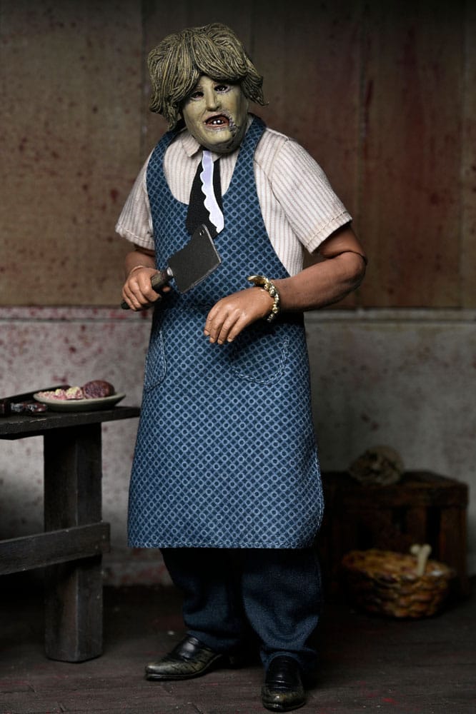 La Matanza de Texas Clothed Figura Leatherface with Old Lady Mask 20 cm