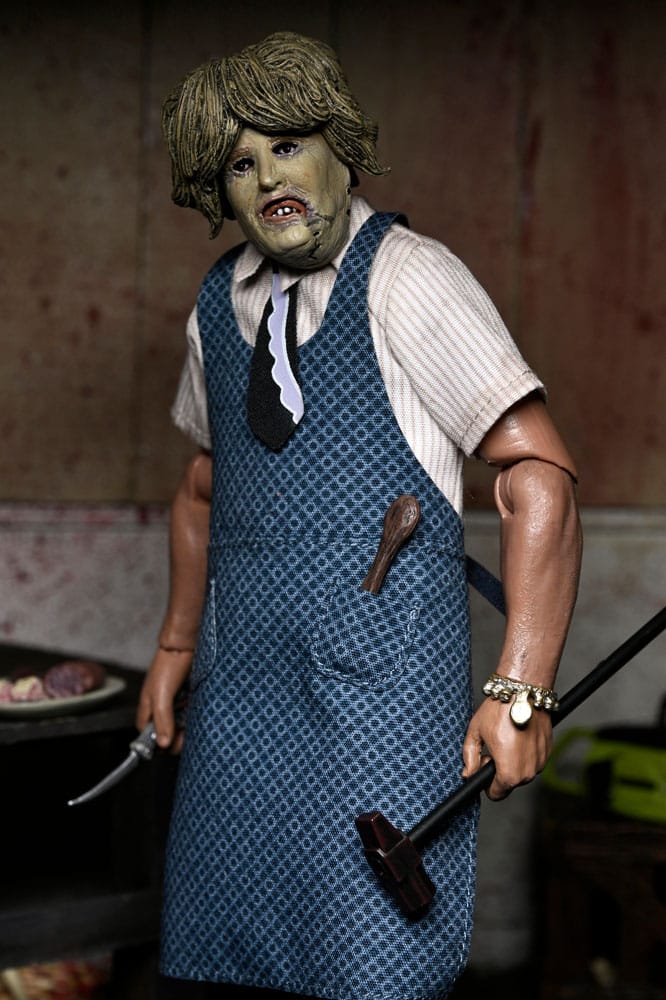La Matanza de Texas Clothed Figura Leatherface with Old Lady Mask 20 cm