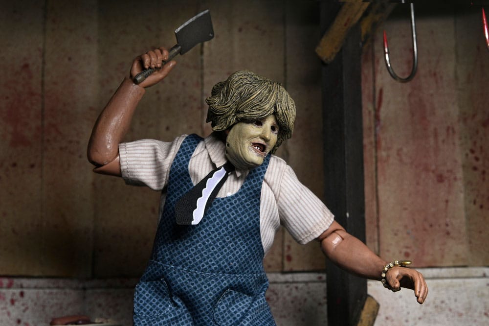 La Matanza de Texas Clothed Figura Leatherface with Old Lady Mask 20 cm