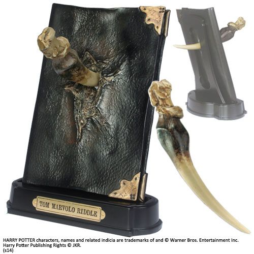 Harry Potter Réplica 1/1 Diario de Tom Riddle con el Colmillo de Basilisco Frikytopia