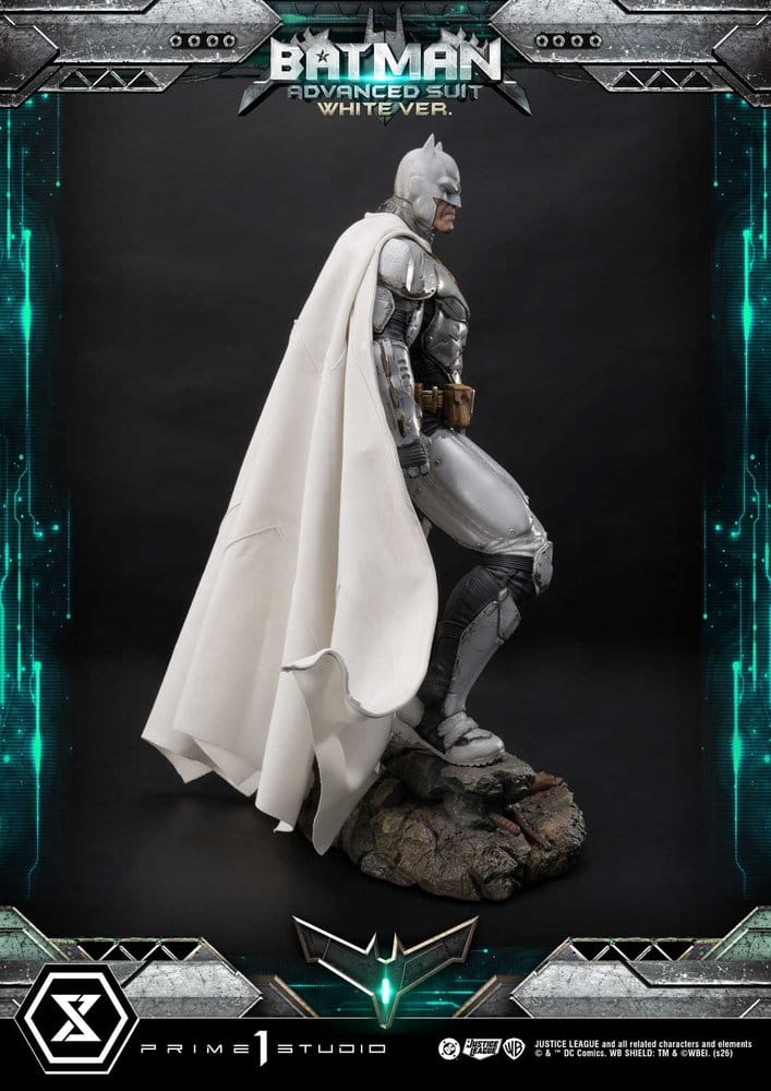 DC Comics Ultimate Museum Masterline Estátua Batman Advanced Suit White Version (Design By Josh Nizzi) 51 cm