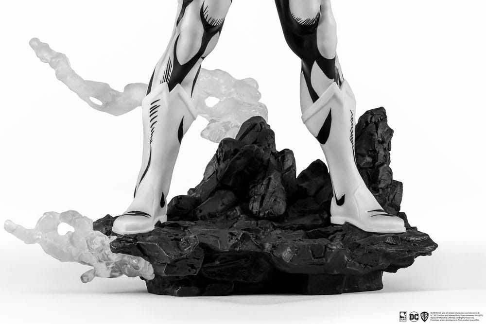 O Homem de Aço PX Estátua PVC 1/8 SDCC 2024 Superman Black & White Version 36 cm