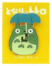 Mi vecino Totoro Pin Totoro Holding Umbrella