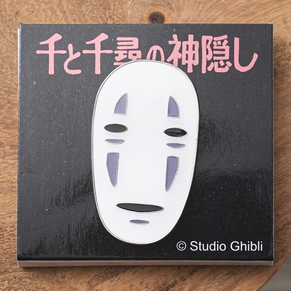 O produto Chihiro's Journey Pin No Face Close-up image Frikytopia