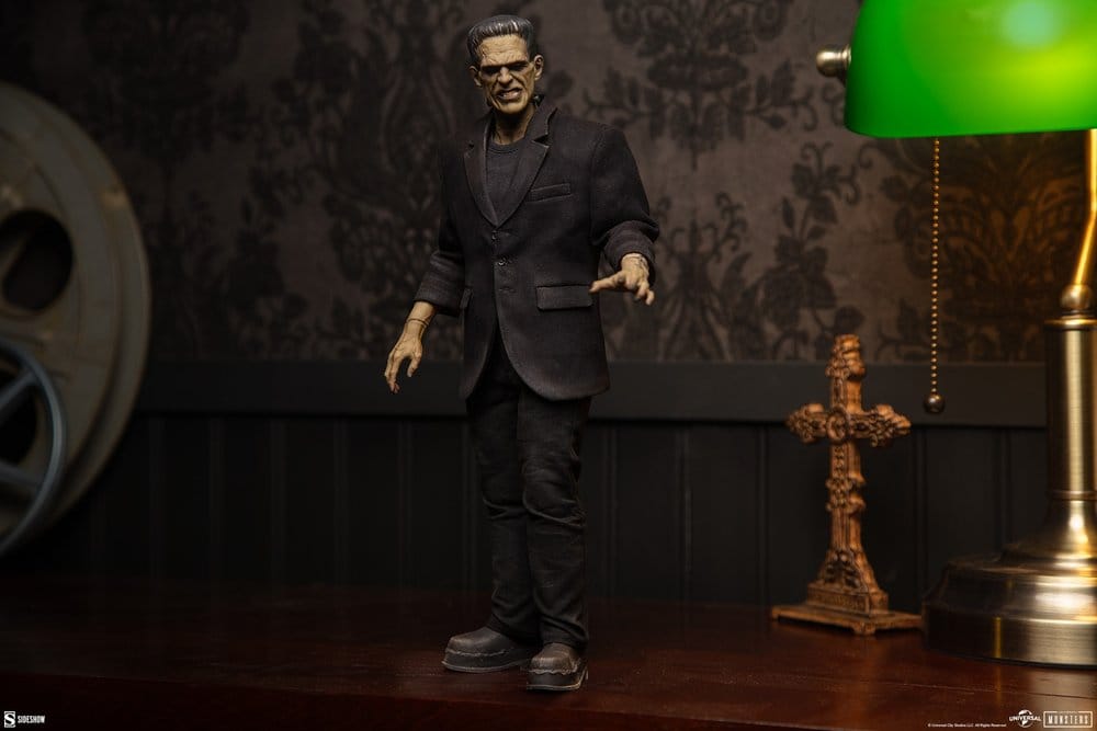 Universal Monsters Figura 1/6 Frankenstein (Deluxe Plus Edition) 33 cm