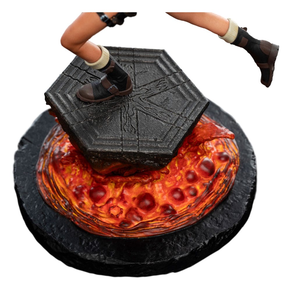 Tomb Raider Estatua Lara Croft: The Sanctuary of Flame 18 cm